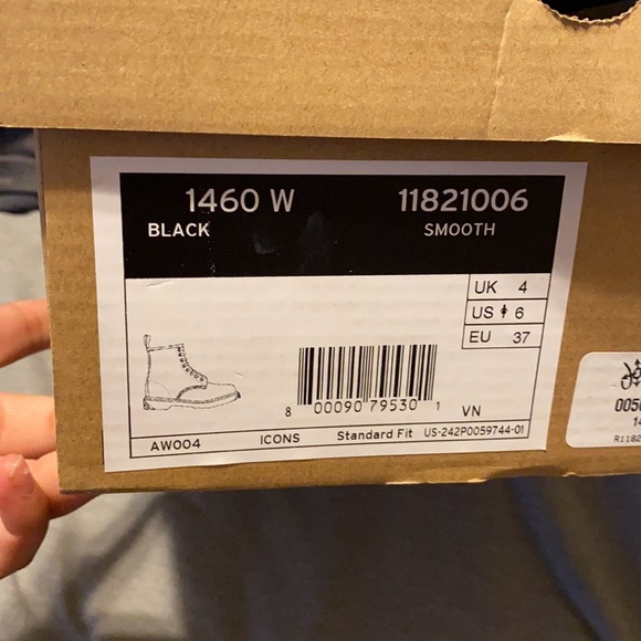 Brand new Dr. Martens never worn - Picture 2 of 3